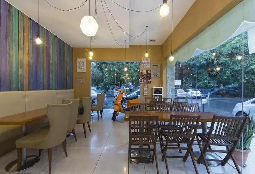 בית מלון כפרי The Crown Borneo