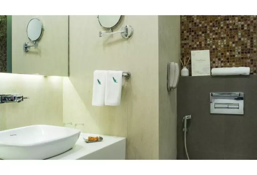 Отель The Fern Residency Mumbai