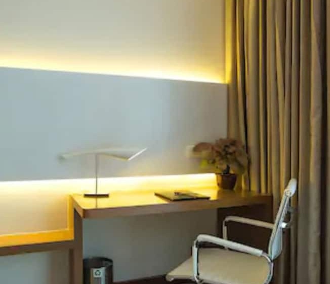 Hotel The Fern Residency Mumbai