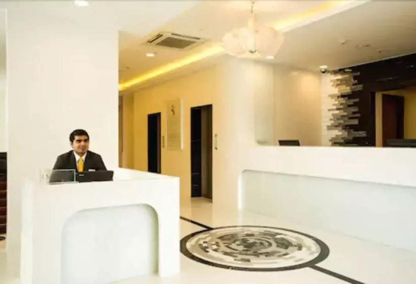 Отель The Fern Residency Mumbai