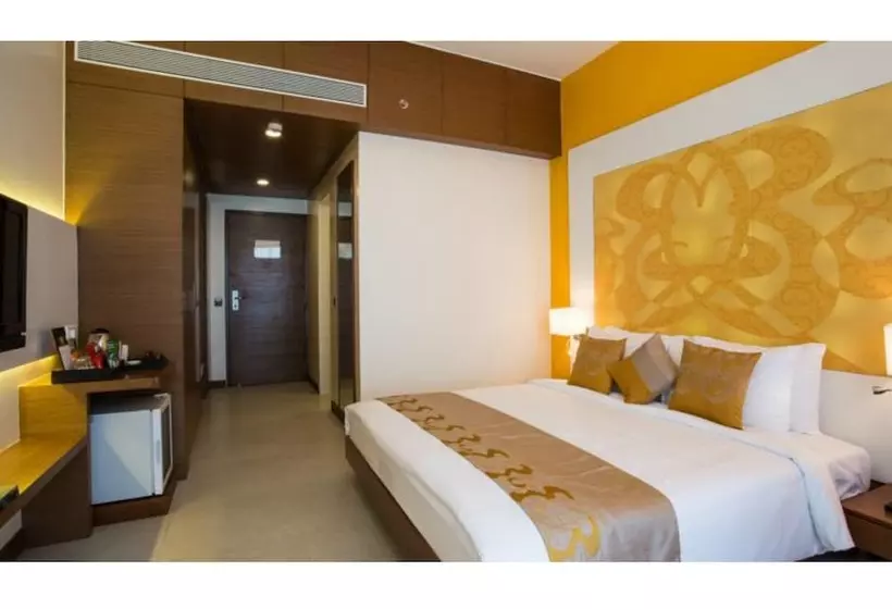 Отель The Fern Residency Mumbai