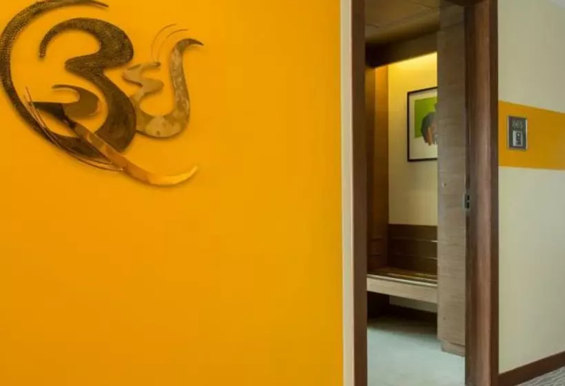 Отель The Fern Residency Mumbai