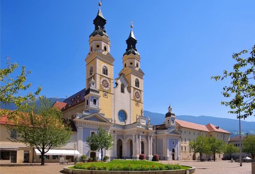 هتل Villa Kastelruth