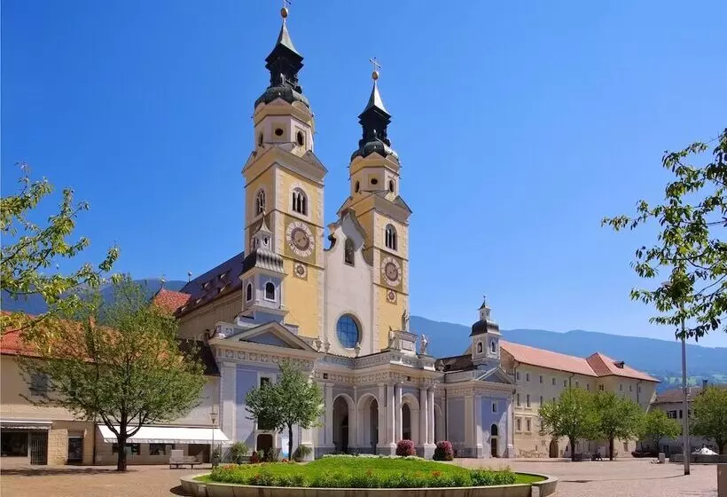 هتل Villa Kastelruth