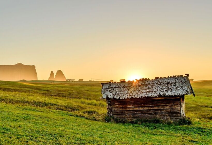 هتل Villa Kastelruth