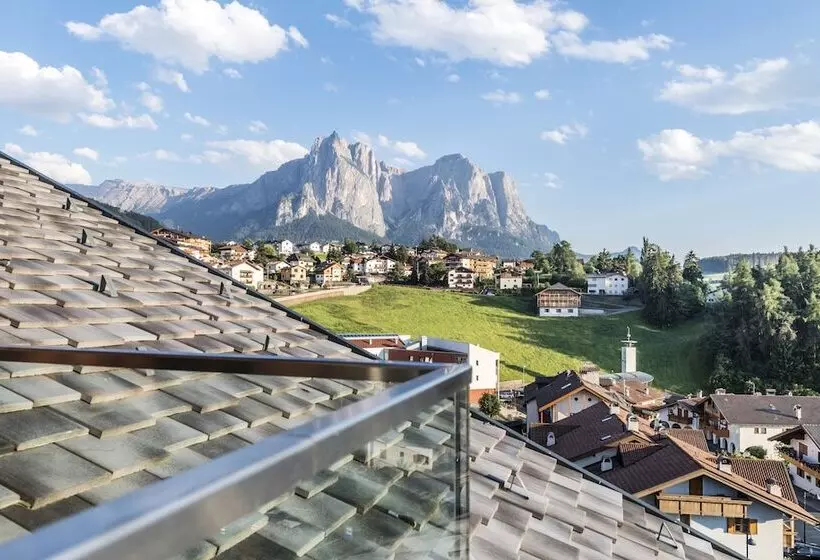 هتل Villa Kastelruth