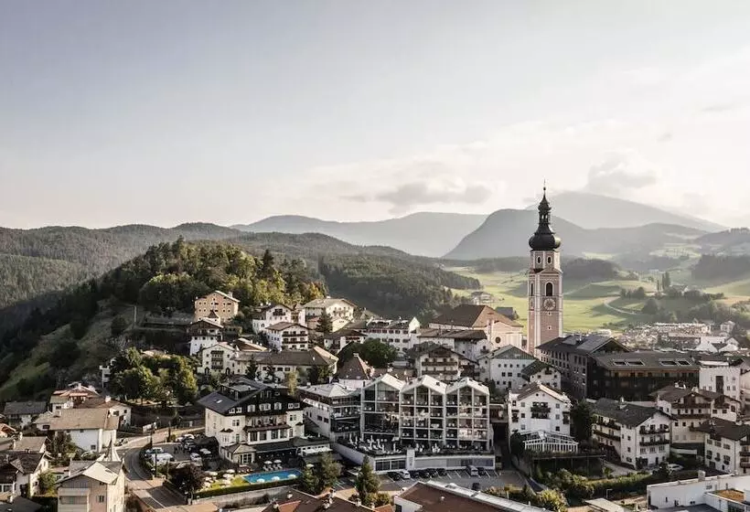 هتل Villa Kastelruth