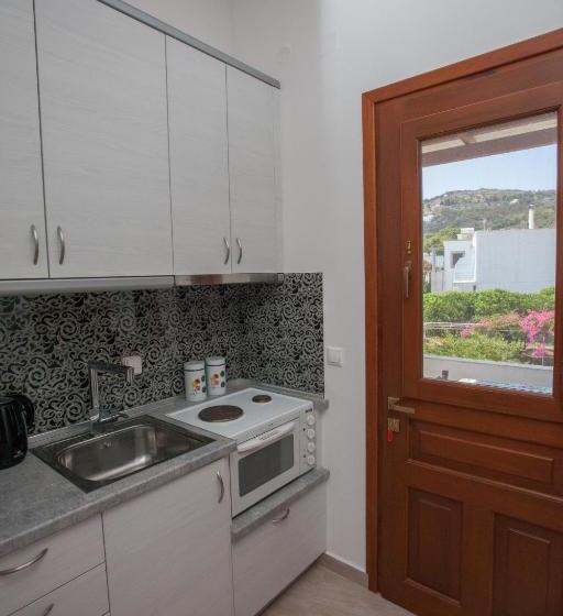 Отель Villa Zacharo