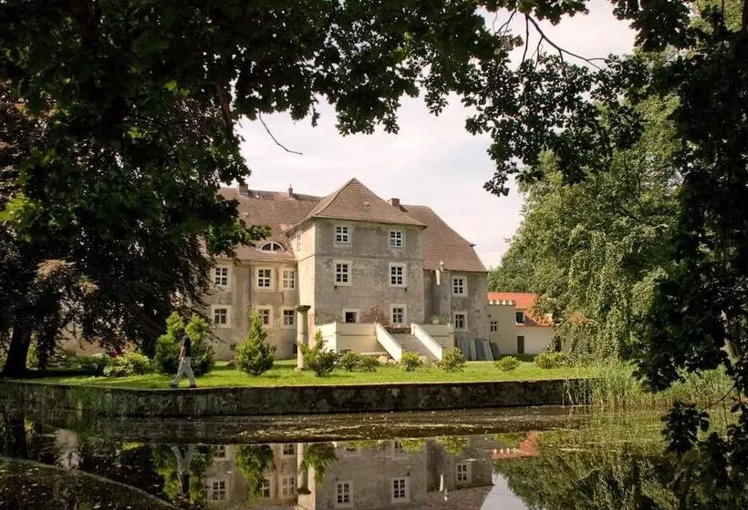 ホテル Wasserschloss Mellenthin