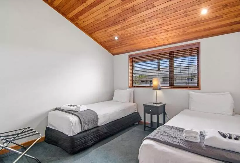 Riverside Hotel Marlborough