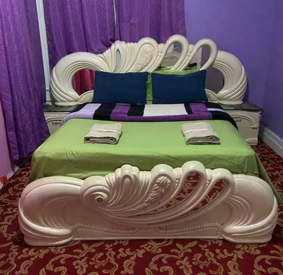 پانسیون A Lavish Room In Queens