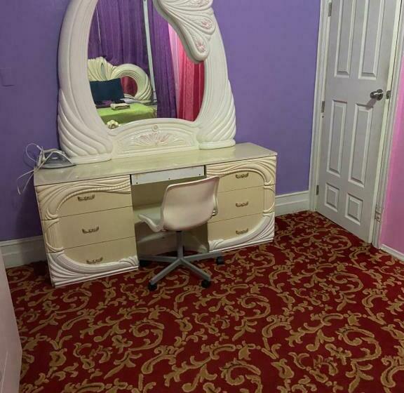 膳宿费 A Lavish Room In Queens