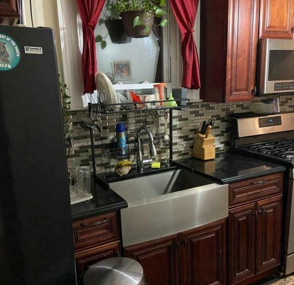 膳宿费 A Lavish Room In Queens