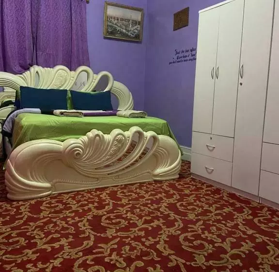 پانسیون A Lavish Room In Queens
