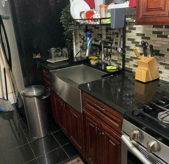 膳宿费 A Lavish Room In Queens