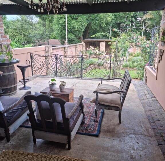 펜션 La Casa Nostra Villa Rose Garden Carmella