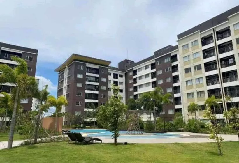 Avida Atria T2 C Short Walk Mall,esplanade,wifi,netflix,kitchen,pool