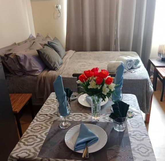 Avida Atria T2 C Short Walk Mall,esplanade,wifi,netflix,kitchen,pool