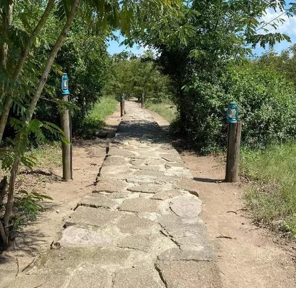 هتل Enshama Game Lodge And Campsite