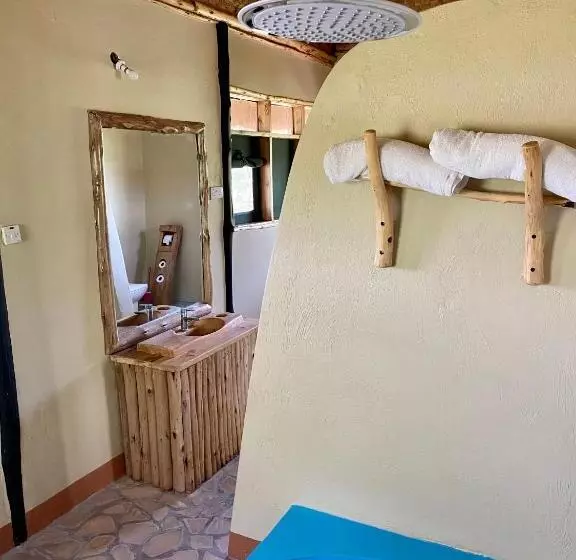 هتل Enshama Game Lodge And Campsite