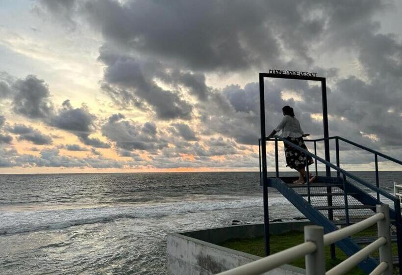 בית מלון כפרי The Marine Pride Beach Resort & Spa