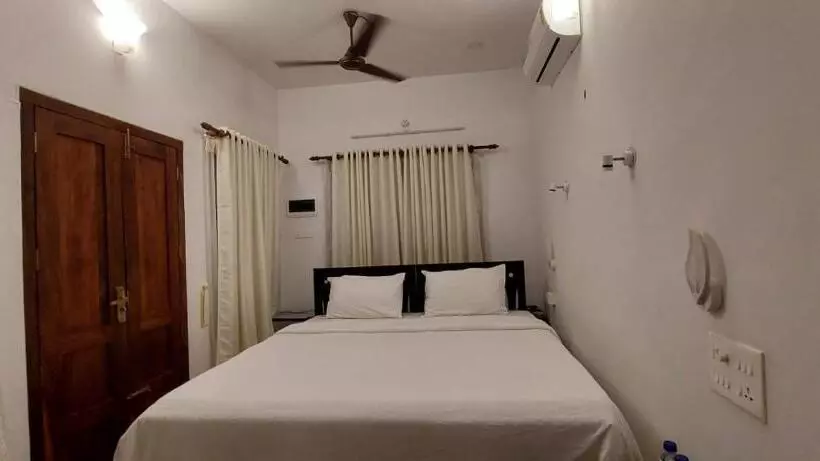 Hotelli The Marine Pride Beach Resort & Spa