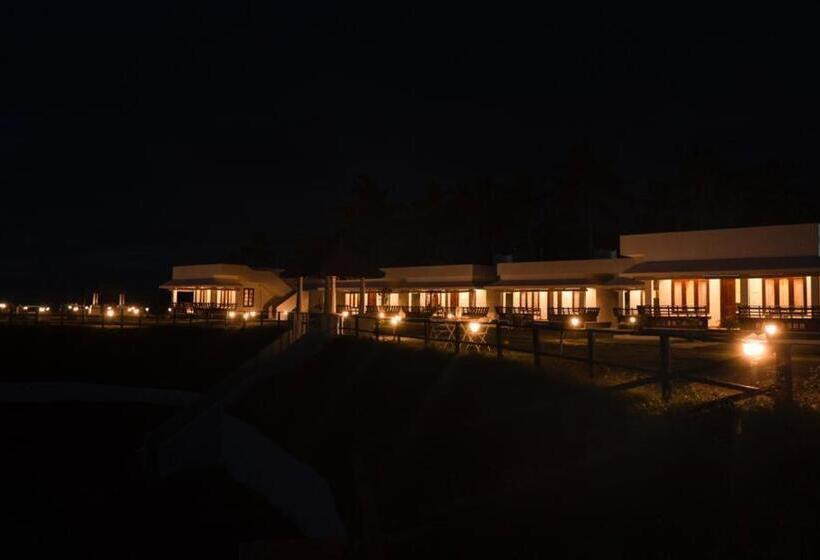 בית מלון כפרי The Marine Pride Beach Resort & Spa