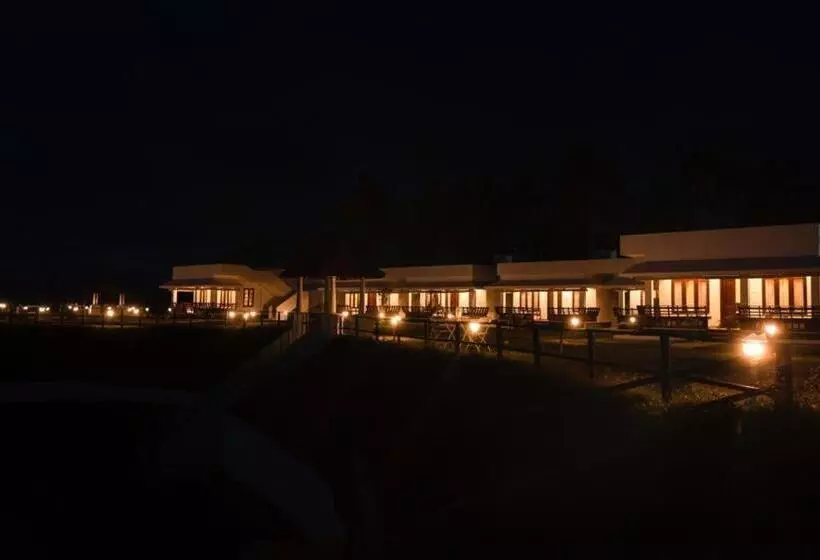 Hotelli The Marine Pride Beach Resort & Spa