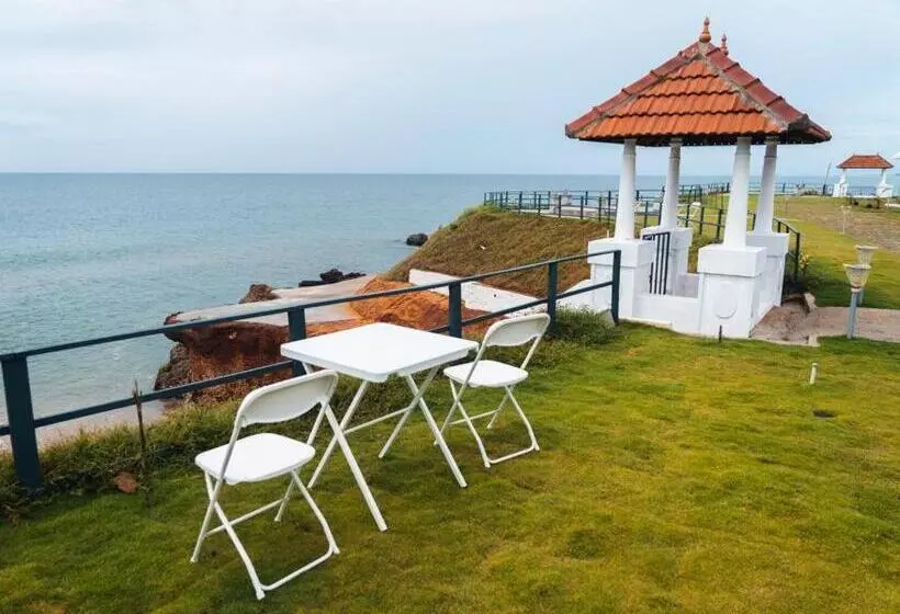 Hotelli The Marine Pride Beach Resort & Spa