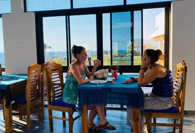 Hotelli The Marine Pride Beach Resort & Spa