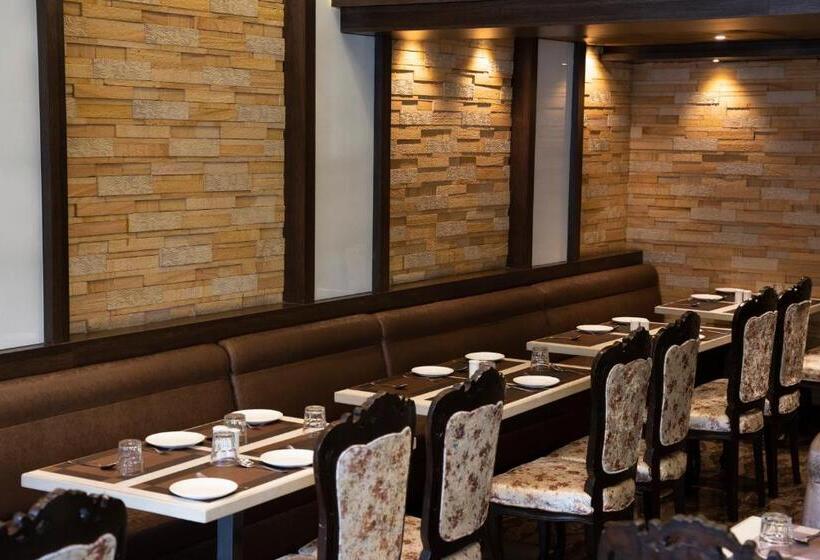 호텔 Gold Crest Business