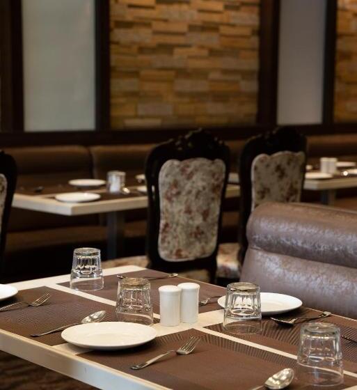 호텔 Gold Crest Business