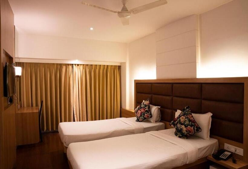 호텔 Gold Crest Business