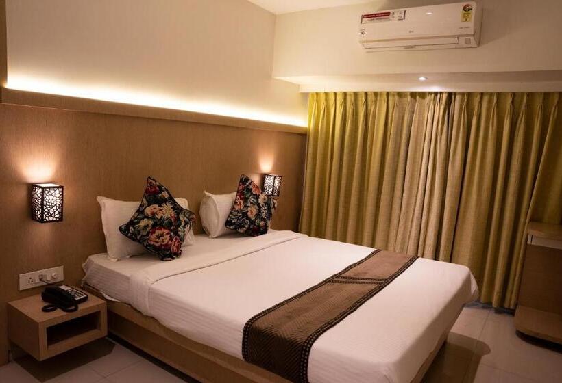 호텔 Gold Crest Business