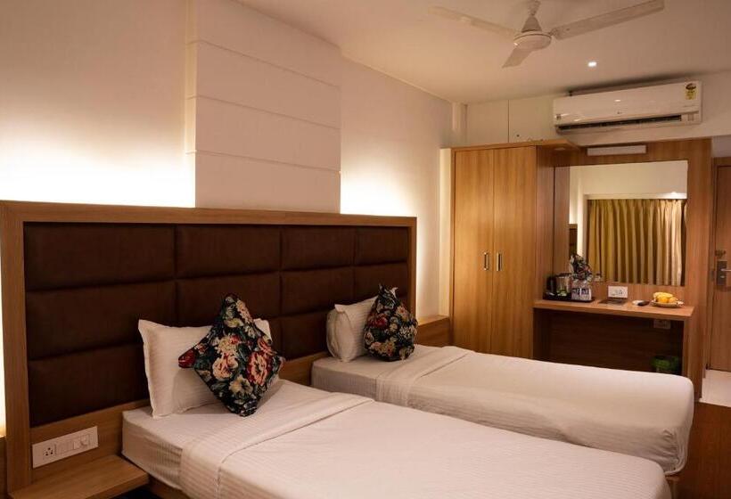 호텔 Gold Crest Business