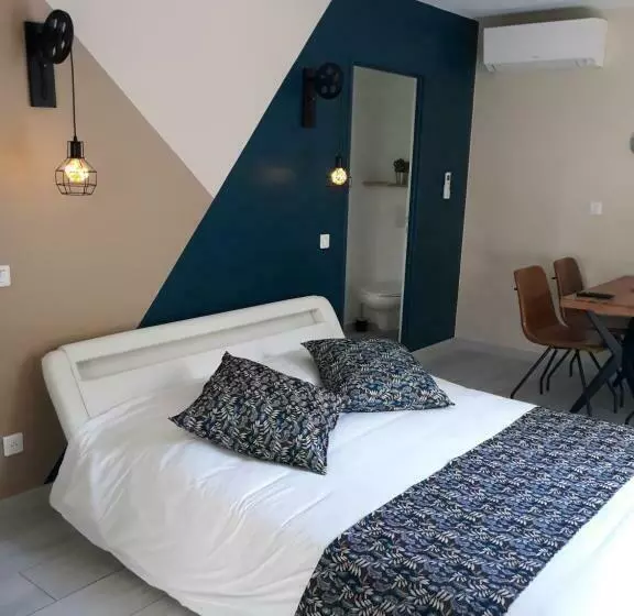 Aamiaismajoitus (B&B) Chambre D Hôtes Du Pin Avec Spa Privatif