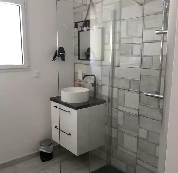 Aamiaismajoitus (B&B) Chambre D Hôtes Du Pin Avec Spa Privatif