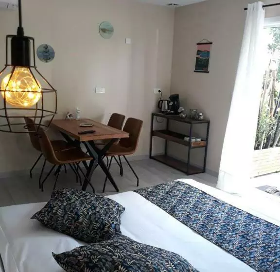 Aamiaismajoitus (B&B) Chambre D Hôtes Du Pin Avec Spa Privatif