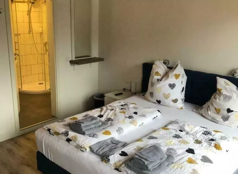 تختخواب و صبحانه Zur Schönen Aussicht