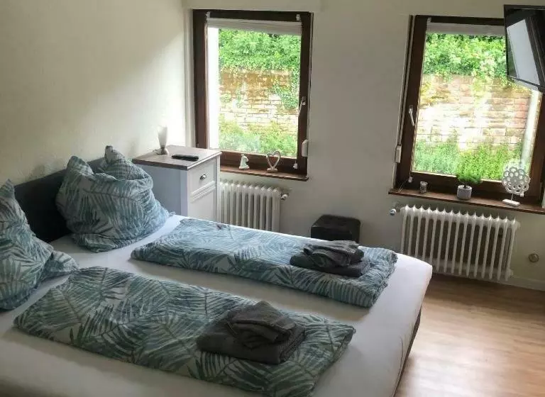 تختخواب و صبحانه Zur Schönen Aussicht