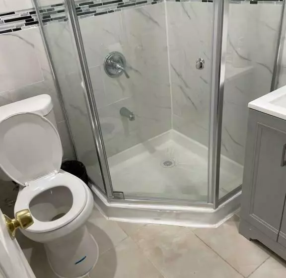 پانسیون A Private Room In Queens