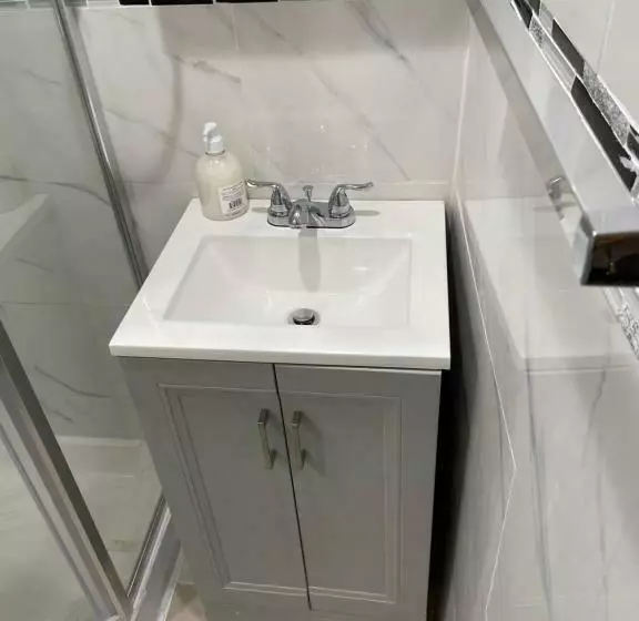 پانسیون A Private Room In Queens