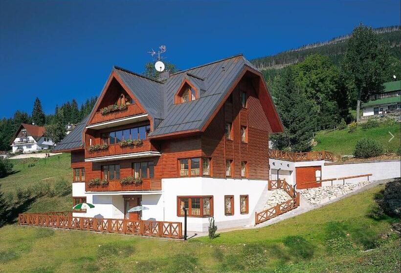 膳宿费 Suterénní Pokoj V Penzionu Kubu