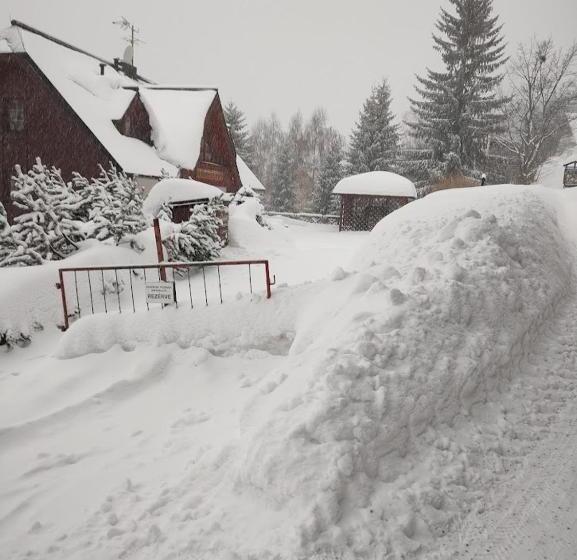 膳宿费 Suterénní Pokoj V Penzionu Kubu