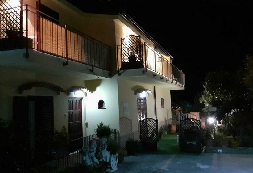 Green Paradise Holidays Villa Apartment