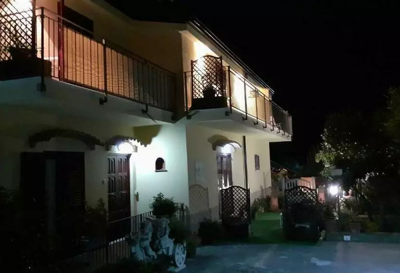 Green Paradise Holidays Villa Apartment