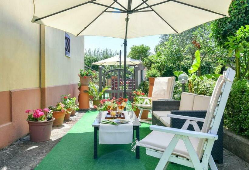 Green Paradise Holidays Villa Apartment