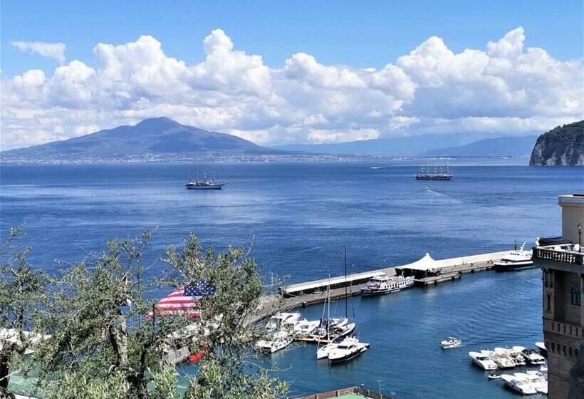 Green Paradise Holidays Villa Apartment