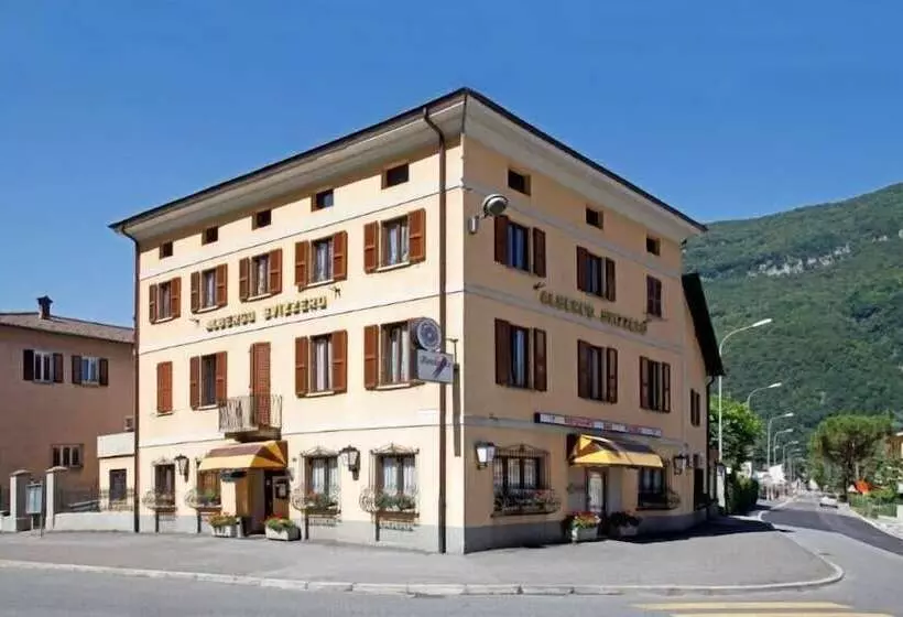 فندق Albergo Ristorante Svizzero