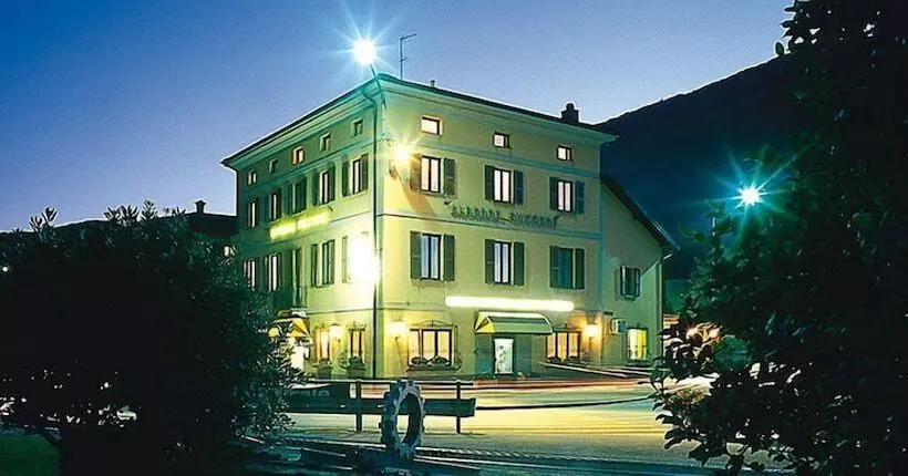 فندق Albergo Ristorante Svizzero